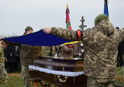 На Закарпатті попрощалися із загиблим захисником Мирославом Матьовкою