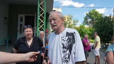 Мешканці Хіммістечка у Сумах протестують проти встановлення вишки мобільного зв'язку Мешканці Хіммістечка у Сумах протестують проти встановлення вишки мобільного зв'язку