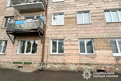 Під час миття вікон випала жінка у Рівному. Вона померла у лікарні Під час миття вікон випала жінка у Рівному. Вона померла у лікарні