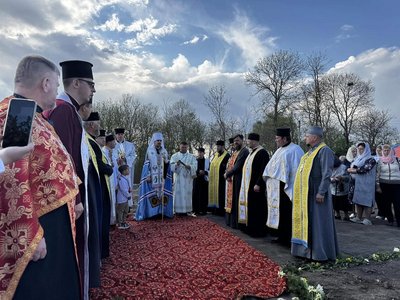 освячення наріжного каменя, священники освячення наріжного каменя, священники
