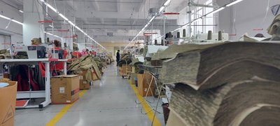 У Черкасах шиють жіночу військову форму У Черкасах шиють жіночу військову форму