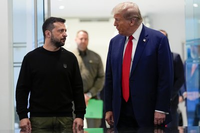 Кандидат у президенти США Дональд Трамп під час зустрічі з президентом України Володимиром Зеленським у Нью-Йорку Кандидат у президенти США Дональд Трамп під час зустрічі з президентом України Володимиром Зеленським у Нью-Йорку