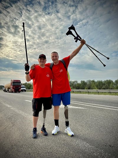 Подолали відстань Житомир – Київ пішки на протезі: ветеран АТО Олександр Швецов зустрівся з побратимом Подолали відстань Житомир – Київ пішки на протезі: ветеран АТО Олександр Швецов зустрівся з побратимом