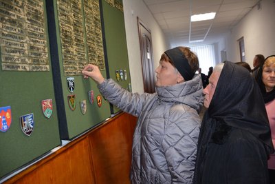 Родичам 16 військових вручили держнагороди на Рівненщині Родичам 16 військових вручили держнагороди на Рівненщині
