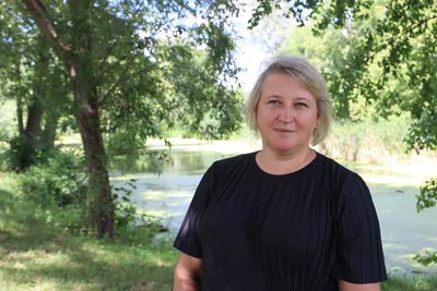 Як в Охтирці волонтери рятують пташенят чорних серпокрильців — стрижів Як в Охтирці волонтери рятують пташенят чорних серпокрильців — стрижів