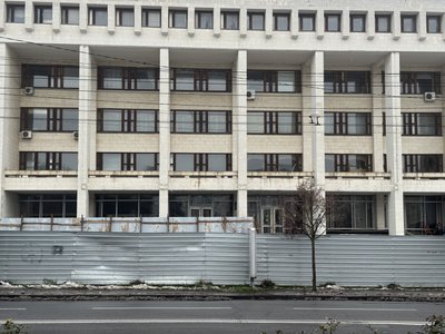 Облаштування простору з фонтаном біля Полтавської обласної бібліотеки можуть відновити 2026 Облаштування простору з фонтаном біля Полтавської обласної бібліотеки можуть відновити 2026