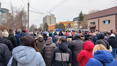 панахида, люди моляться панахида, люди моляться