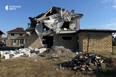"Все палає": жителі передмістя Одеси розповіли про нічний "прильот" дронів