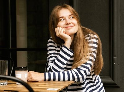 Пластикове замість старовинного: у тернопільській школі замінили вікно Пластикове замість старовинного: у тернопільській школі замінили вікно