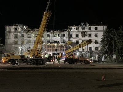 Війська РФ вдарили ракетою "Іскандер" по готелю у Кривому Розі, четверо загиблих. Пошуково-рятувальні роботи завершили