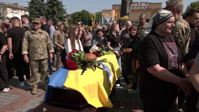 З військовими Павлом Поліщуком та Володимиром Цекларем попрощалися у Рівному З військовими Павлом Поліщуком та Володимиром Цекларем попрощалися у Рівному