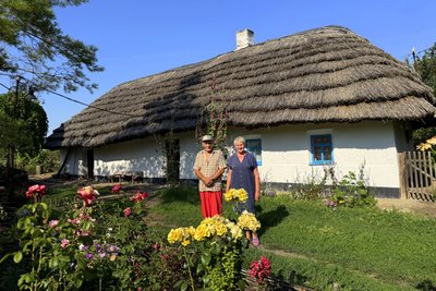 "Росіяни її зразу спалять, це ж – українське!" Подружжя з Покровська опікується 150-річною хатою-мазанкою поблизу фронту "Росіяни її зразу спалять, це ж – українське!" Подружжя з Покровська опікується 150-річною хатою-мазанкою поблизу фронту