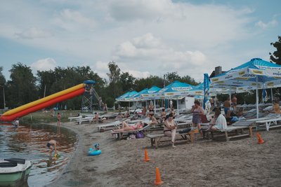 У Харкові працює пляж Журавлівському гідропарку У Харкові працює пляж Журавлівському гідропарку