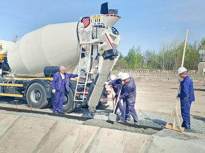 На будівельному майданчику Хмельницької атомної електростанції вперше заливають бетон під спорудження п’ятого та шостого енергоблоків На будівельному майданчику Хмельницької атомної електростанції вперше заливають бетон під спорудження п’ятого та шостого енергоблоків