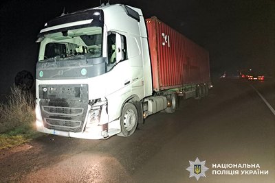 Поліцейські встановлюють особу загиблого в ДТП пішохода на Рівненщині Поліцейські встановлюють особу загиблого в ДТП пішохода на Рівненщині