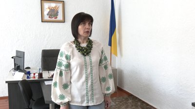 13-річна дівчина у Рівному вдарила педагога циркулем у плече. Що кажуть у поліції та закладі освіти 13-річна дівчина у Рівному вдарила педагога циркулем у плече. Що кажуть у поліції та закладі освіти
