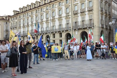 İtaliyada ukrayin esirleri ve siyasiy mabüslerine qoltutuv aksiyası olıp keçti — QRM İtaliyada ukrayin esirleri ve siyasiy mabüslerine qoltutuv aksiyası olıp keçti — QRM