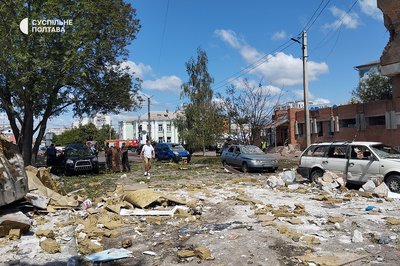 Фоторепортаж із місця обстрілу ТЦК у Полтаві Фоторепортаж із місця обстрілу ТЦК у Полтаві