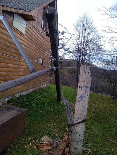 Після буревію на Івано-Франківщині потрібно замінити понад сотню електроопор — "Прикарпаттяобленерго" Після буревію на Івано-Франківщині потрібно замінити понад сотню електроопор — "Прикарпаттяобленерго"