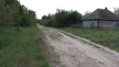 "5 уцілілих будинків": який вигляд має село на Чернігівщині, де жодного постійного жителя, а за 8 км – кордон із Росією "5 уцілілих будинків": який вигляд має село на Чернігівщині, де жодного постійного жителя, а за 8 км – кордон із Росією