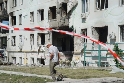 Пошкоджений "Шахедами" будинок у Харкові на "Обрії" Пошкоджений "Шахедами" будинок у Харкові на "Обрії"