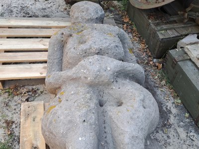 Статуя кам’яна баба скульптура евакуація допомога бійці 3-ї ОШБр Покровщина Донеччина музей Дніпро 23 вересня 2024 рік Статуя кам’яна баба скульптура евакуація допомога бійці 3-ї ОШБр Покровщина Донеччина музей Дніпро 23 вересня 2024 рік