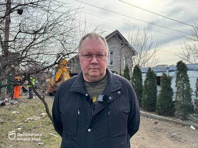 У Дніпрі вибухнула автівка: поранені посадовець та його дружина У Дніпрі вибухнула автівка: поранені посадовець та його дружина