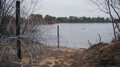 Через Дніпро до Білорусі: як прикордонники не дали перетнути кордон чоловікам Через Дніпро до Білорусі: як прикордонники не дали перетнути кордон чоловікам