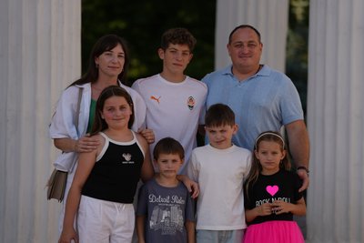 "Дуже хочу зіграти на Донбас-Арені. Це моя мрія". Історія учасника нацвідбору на Дитяче Євробачення Кирила Парієнка "Дуже хочу зіграти на Донбас-Арені. Це моя мрія". Історія учасника нацвідбору на Дитяче Євробачення Кирила Парієнка