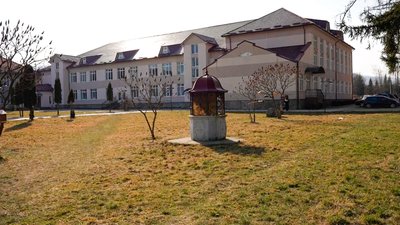 Красноїльський ліцей імені Алєксандру Ілскі Красноїльський ліцей імені Алєксандру Ілскі