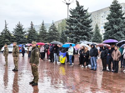 Із загиблим воїном Денис Тяжельніковим попрощались на Миколаївщині Із загиблим воїном Денис Тяжельніковим попрощались на Миколаївщині