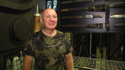 Євген Гук — власник "Музею еволюції мін" у Хмельницькому Євген Гук — власник "Музею еволюції мін" у Хмельницькому