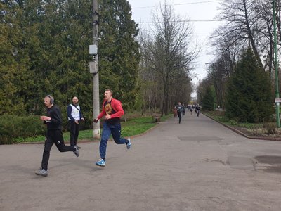 У Хмельницькому відбувся благодійний забіг на підтримку військовослужбовців У Хмельницькому відбувся благодійний забіг на підтримку військовослужбовців
