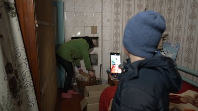 TikTok допоміг розрахуватися з боргами після розлучення: жителька Чернігівщини знімає блог про життя в селі TikTok допоміг розрахуватися з боргами після розлучення: жителька Чернігівщини знімає блог про життя в селі