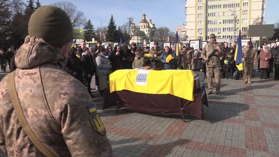 З військовим Василем Нагорним попрощалися у Рівному З військовим Василем Нагорним попрощалися у Рівному