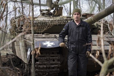 "Працюємо по живій силі ворога": як танкісти 151 ОМБр знищують армію РФ на Харківщині "Працюємо по живій силі ворога": як танкісти 151 ОМБр знищують армію РФ на Харківщині