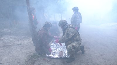 "Щоб людина мала холодний розум": на Рівненщині мобілізованих вчать воювати "Щоб людина мала холодний розум": на Рівненщині мобілізованих вчать воювати
