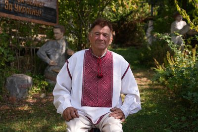 Олексій Бондаренко, скульптор-самоук, село Рунгури, Івано-Франківщина Олексій Бондаренко, скульптор-самоук, село Рунгури, Івано-Франківщина