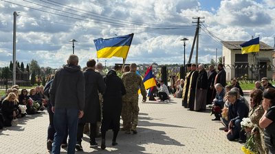 Похорон військовослужбовця з Буковини — Левицького Похорон військовослужбовця з Буковини — Левицького