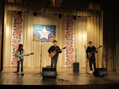 Молодіжний рок-гурт "Eterna" з Малина: від шкільної актової зали до фіналу всеукраїнського конкурсу Молодіжний рок-гурт "Eterna" з Малина: від шкільної актової зали до фіналу всеукраїнського конкурсу