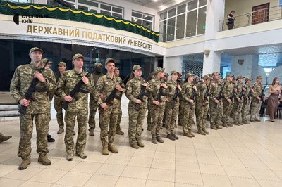 Захищатимуть небо над Київщиною: 20 студентів і викладачів податкового університету доєдналися до ДФТГ Захищатимуть небо над Київщиною: 20 студентів і викладачів податкового університету доєдналися до ДФТГ
