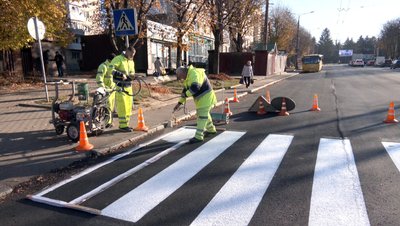 Підготовка до зими: де і як латають дороги у Луцьку Підготовка до зими: де і як латають дороги у Луцьку