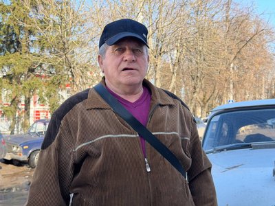 Від весіль до евакуації: історія "Волги" з Глухова Від весіль до евакуації: історія "Волги" з Глухова