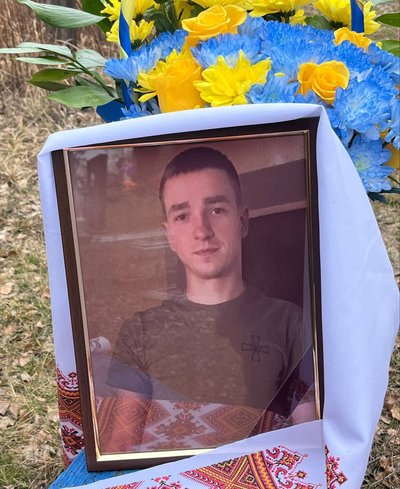 На Черкащині попрощалися з військовослужбовцем На Черкащині попрощалися з військовослужбовцем