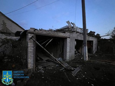 Армія РФ атакувала Одесу та район безпілотниками: пошкоджені будинки та автомобілі, є травмований Армія РФ атакувала Одесу та район безпілотниками: пошкоджені будинки та автомобілі, є травмований