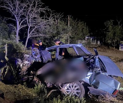 Загинув водій, іншій — у важкому стані: на Миколаївщині зіткнулись автівки Загинув водій, іншій — у важкому стані: на Миколаївщині зіткнулись автівки