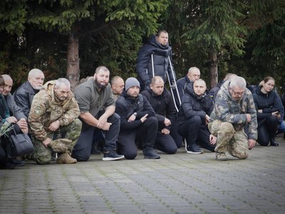 У Мукачеві попрощалися з полеглим захисником Миколою Кіяном У Мукачеві попрощалися з полеглим захисником Миколою Кіяном