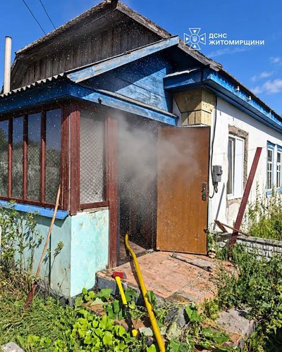 На Житомирщині під час пожежі 35-річна жінка отруїлася чадним газом На Житомирщині під час пожежі 35-річна жінка отруїлася чадним газом