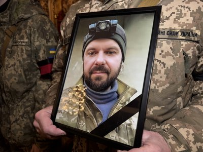 Віддали життя за свободу: у Полтаві попрощалися із чотирма воїнами, які загинули на фронті Віддали життя за свободу: у Полтаві попрощалися із чотирма воїнами, які загинули на фронті