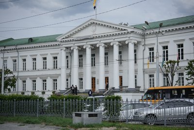 Мораторій на публічне використання російськомовного продукту у Полтаві: чи є покарання